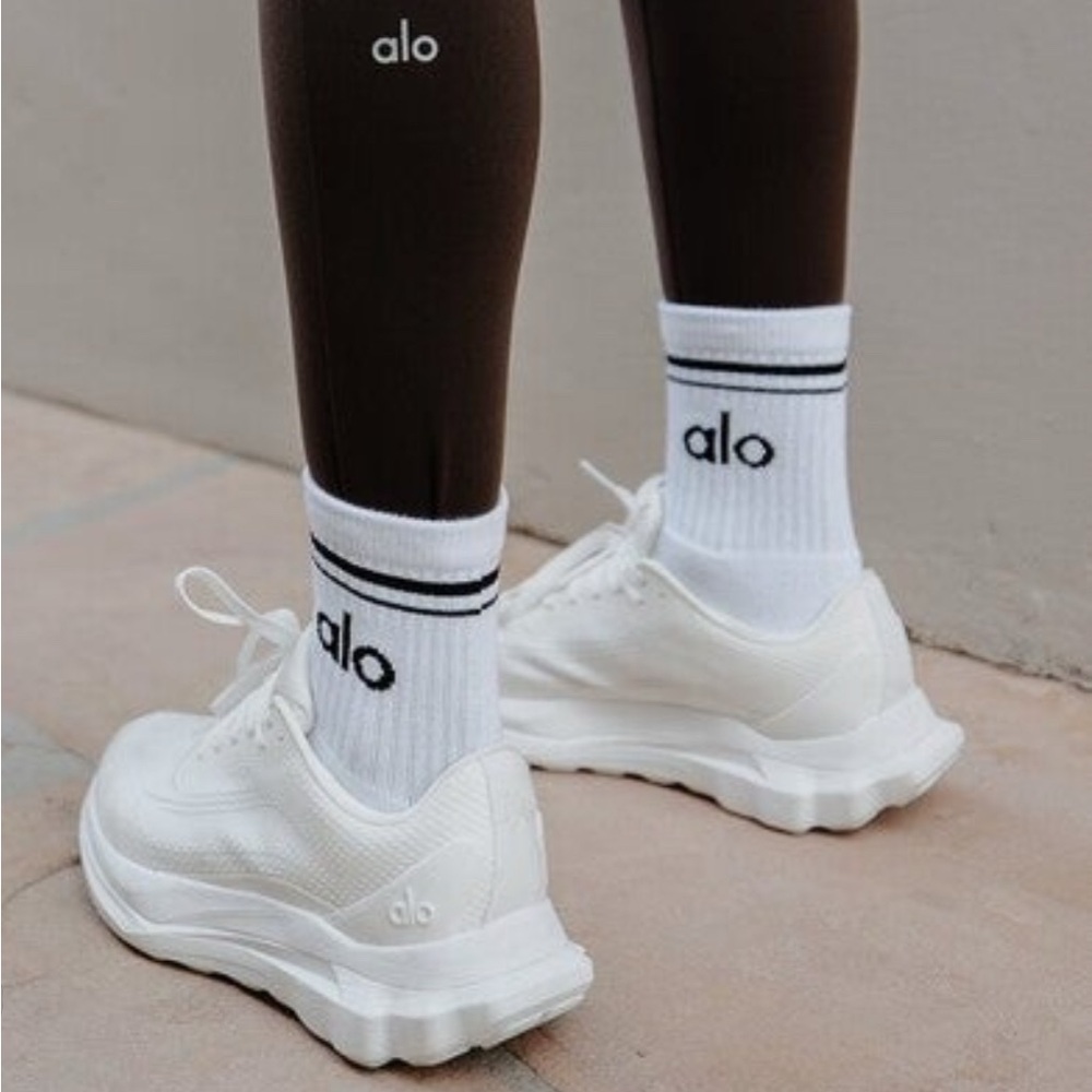 ALO Yoga White Half-Crew Socks medium
